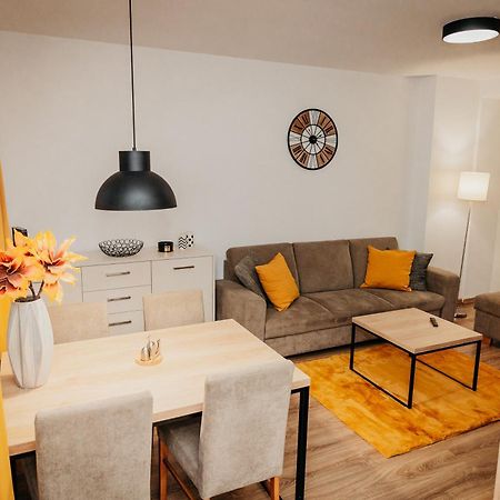 Old Town City Center Apartment 2 - Private Parking Included Caşonia Exterior foto