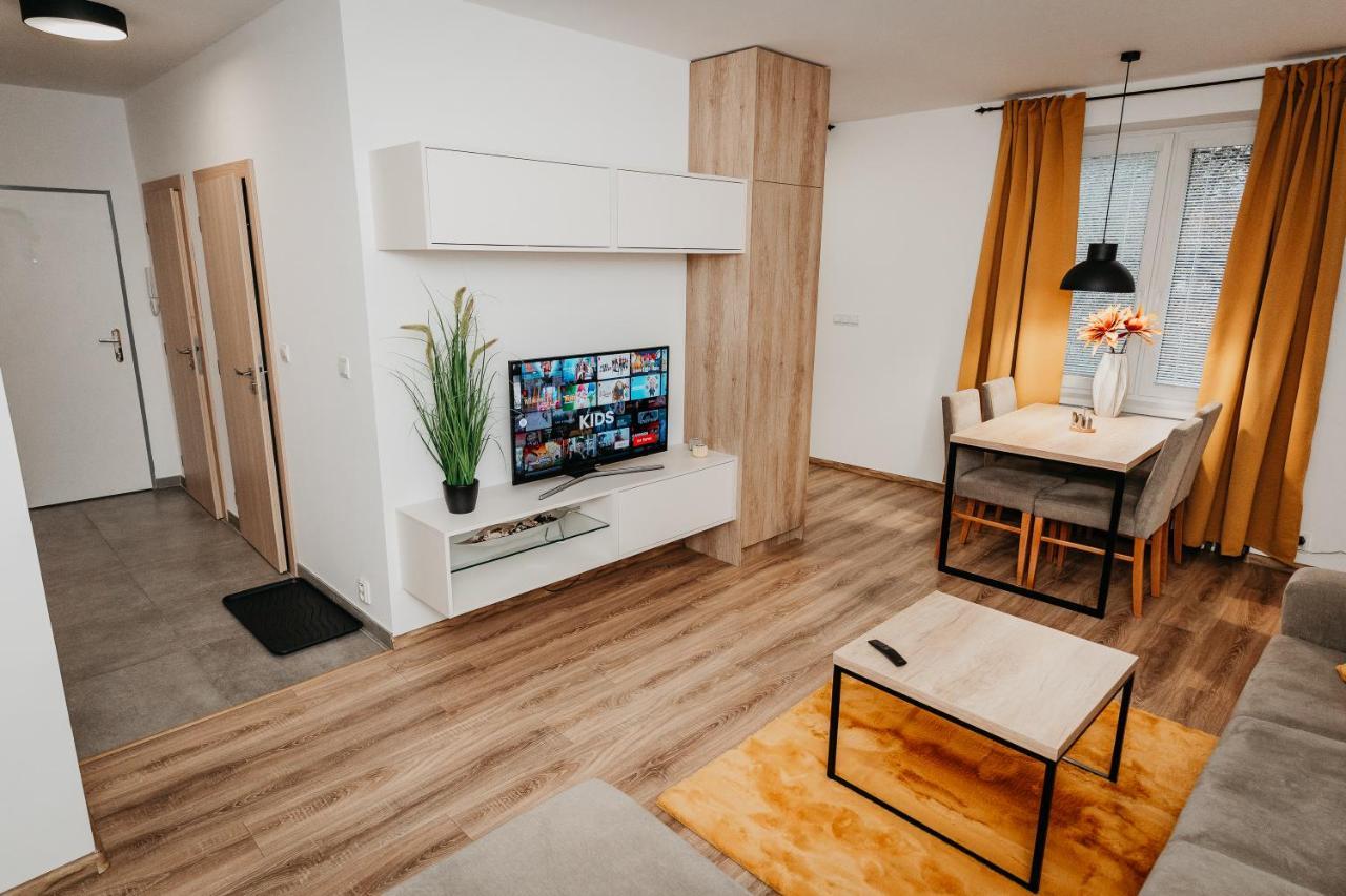 Old Town City Center Apartment 2 - Private Parking Included Caşonia Exterior foto
