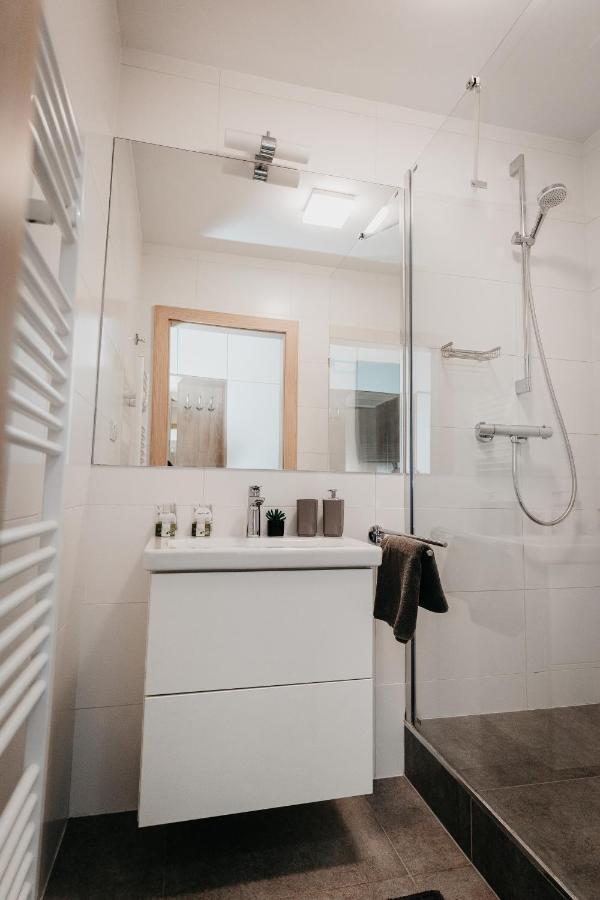 Old Town City Center Apartment 2 - Private Parking Included Caşonia Exterior foto