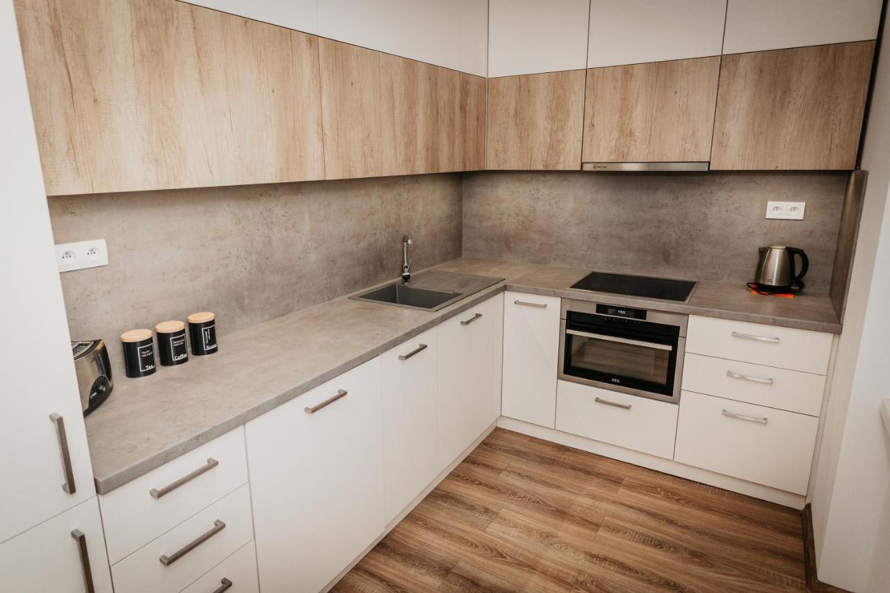 Old Town City Center Apartment 2 - Private Parking Included Caşonia Exterior foto