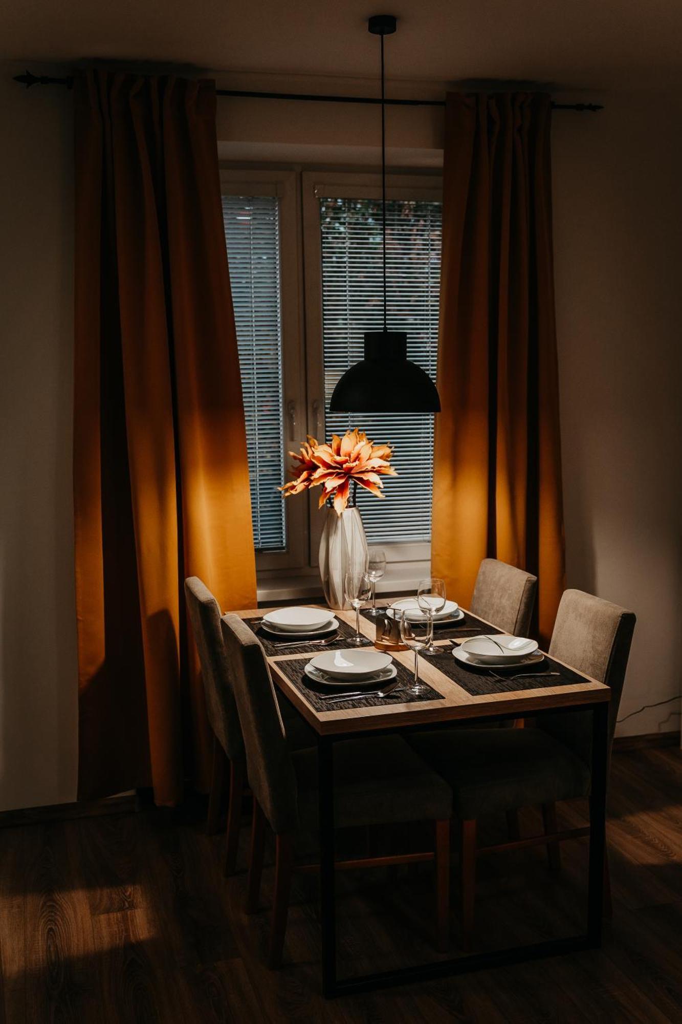 Old Town City Center Apartment 2 - Private Parking Included Caşonia Exterior foto